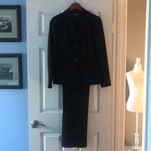 Kasper women’s suit size 4